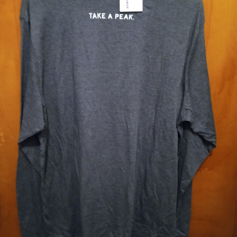 The 6 new man's sweatshirts size large